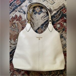 Michael Kors Beth Large Shoulder Bag